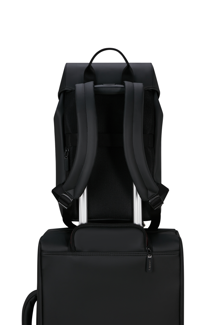 LOST IN BERLIN   | 4