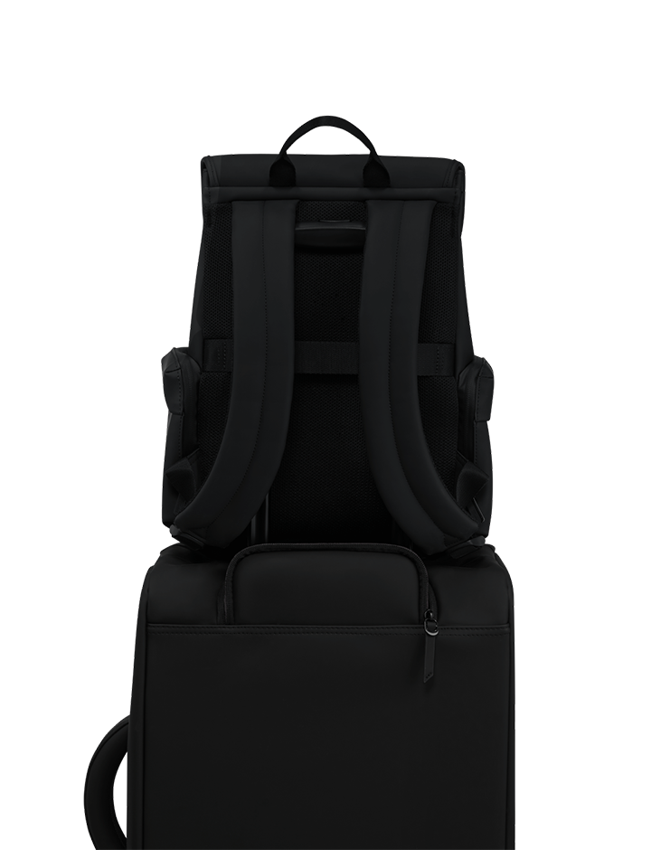 LOST IN BERLIN   | 5