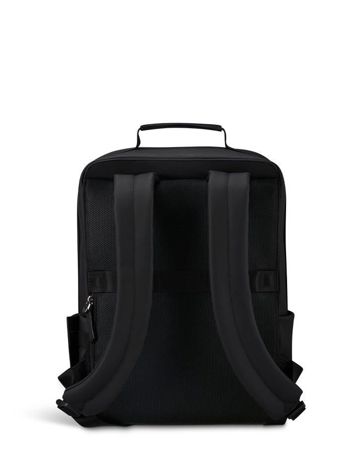 LOST IN BERLIN   | 3