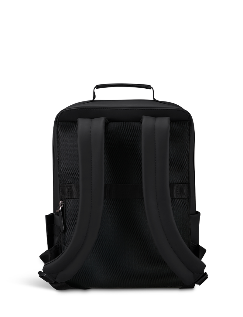 LOST IN BERLIN   | 3