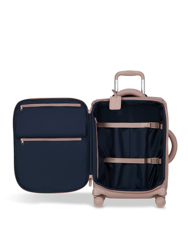 LOST IN BERLIN   | 4