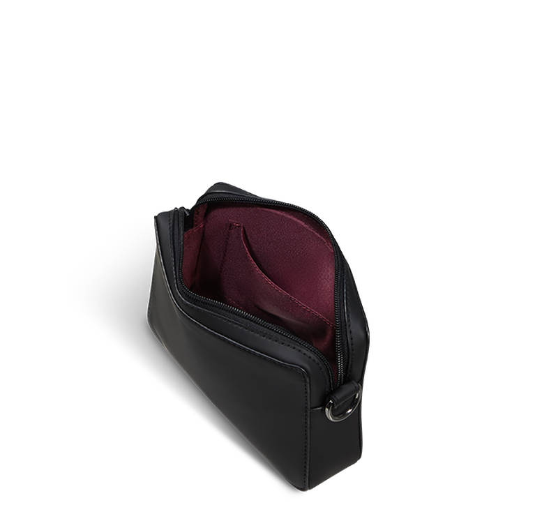 LOST IN BERLIN   | 4