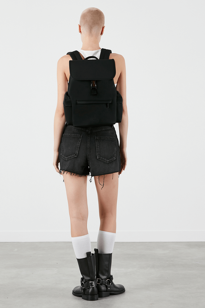 LOST IN BERLIN   | 7