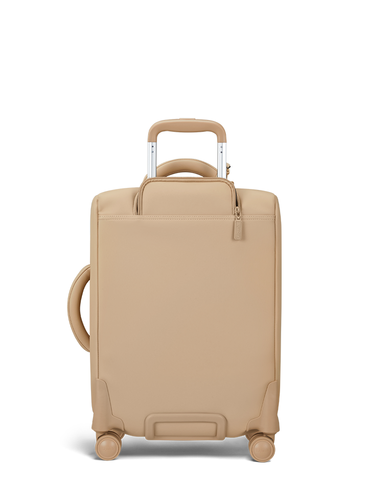 LOST IN BERLIN   | 3