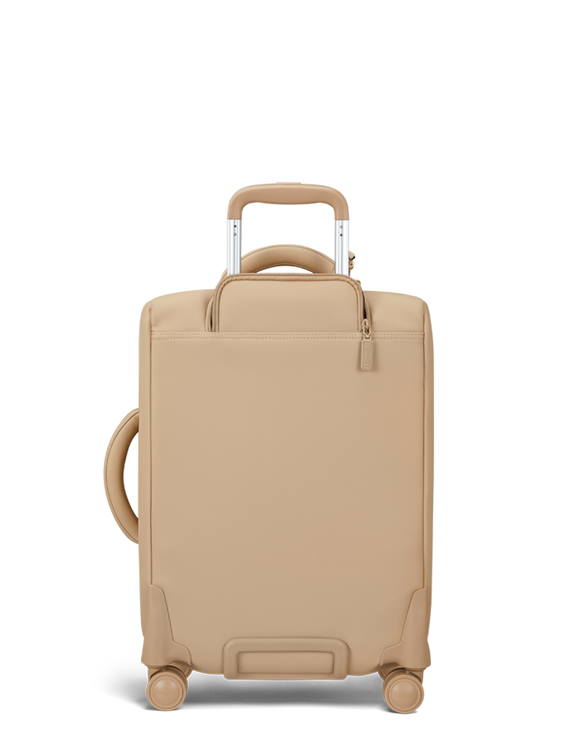 LOST IN BERLIN   | 3