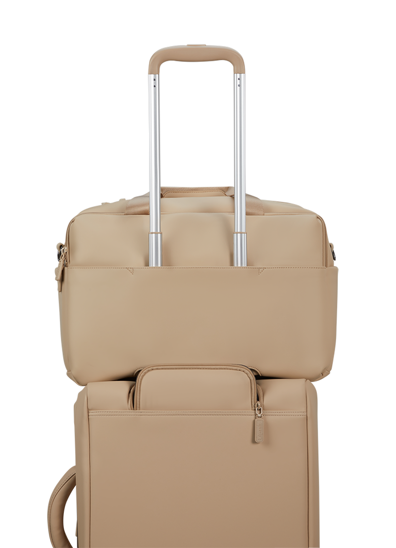 LOST IN BERLIN   | 5