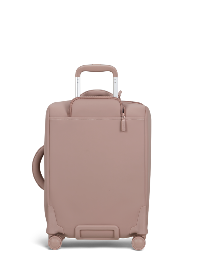 LOST IN BERLIN   | 3