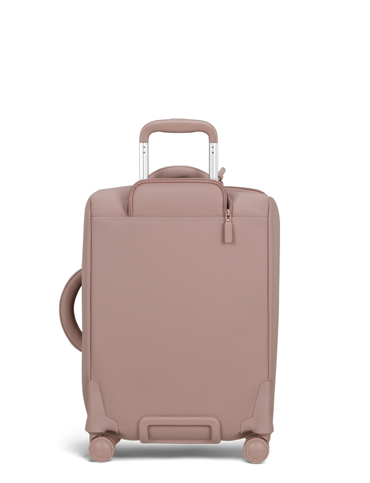 LOST IN BERLIN   | 3