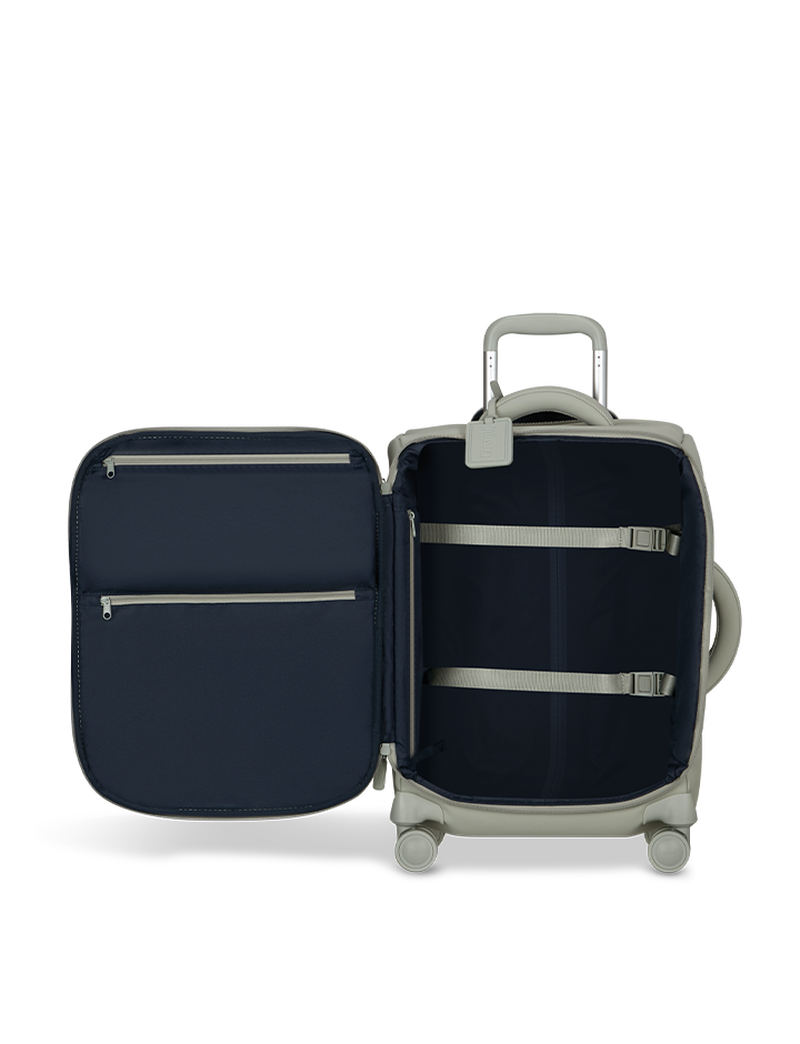 LOST IN BERLIN   | 4