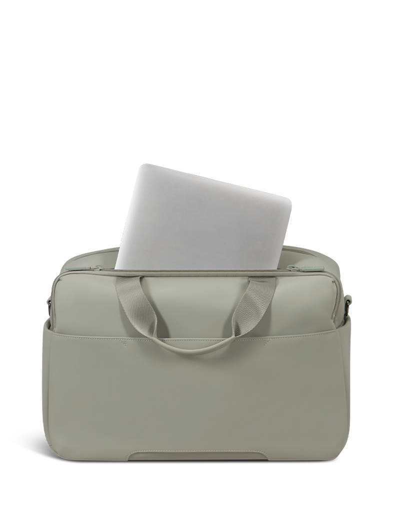 LOST IN BERLIN   | 4