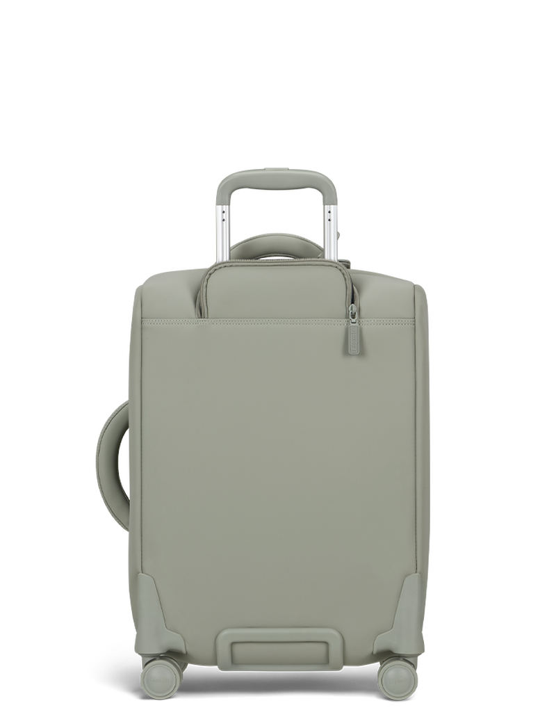 LOST IN BERLIN   | 3